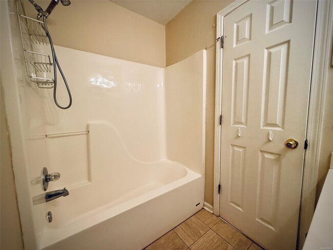 Building Photo - 8928 Asheville Dr