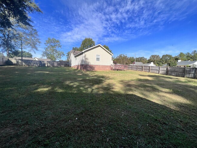 Building Photo - 101 Wylette Way