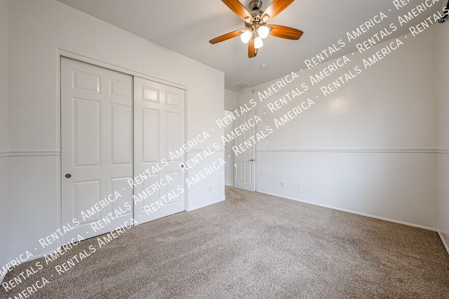 Building Photo - 6274 S View Ln