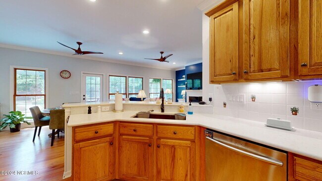 Building Photo - 506 Royal Tern Dr