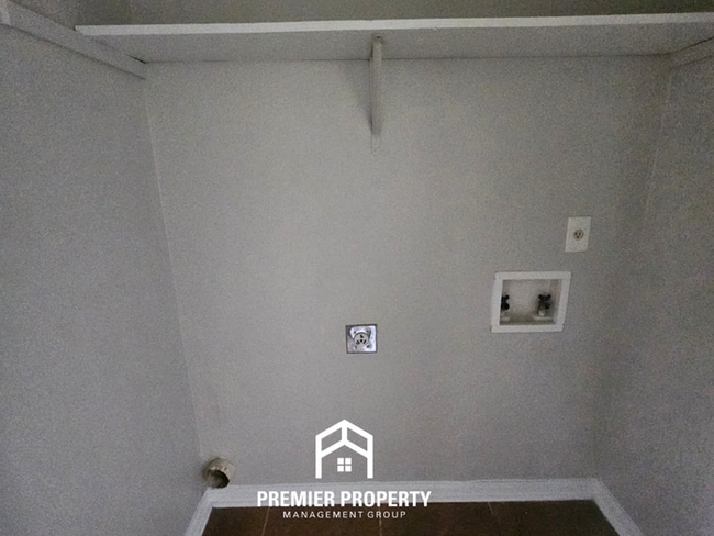 Building Photo - Quiet Cove Living in 38115 | 3BR/2BA with Brick Fireplace & Fenced Yard