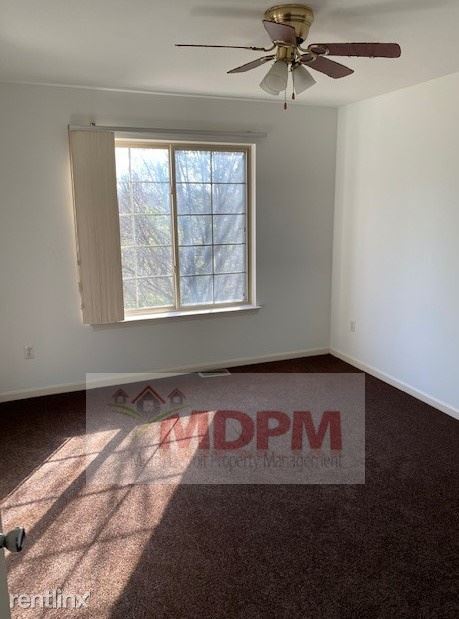 Building Photo - 2 br, 1.5 bath Condo - 8847 Hardwood Dr