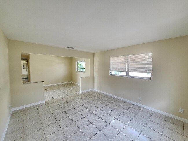 Building Photo - 412 Conniston Rd