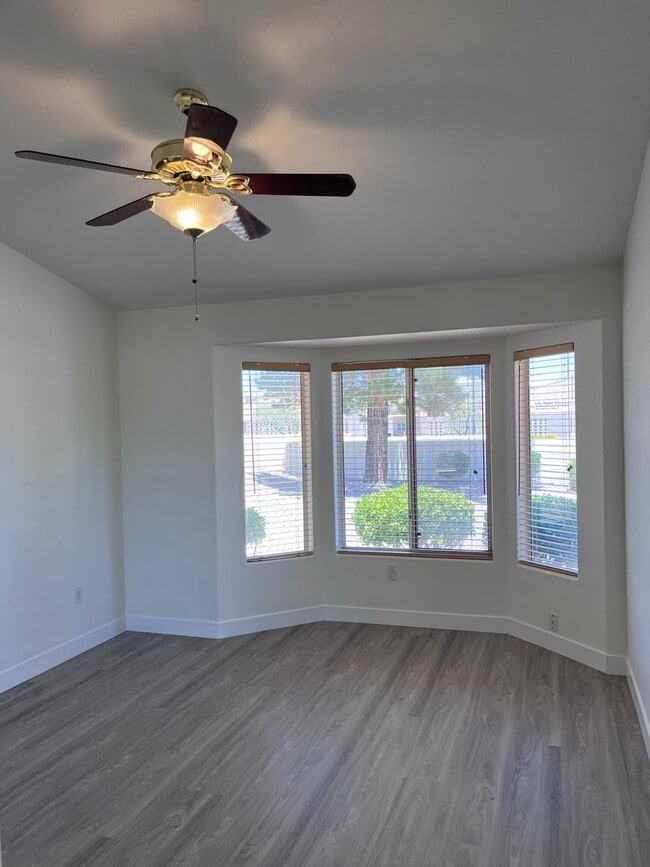 Building Photo - Sun City Summerlin - Remodeled Town-home
