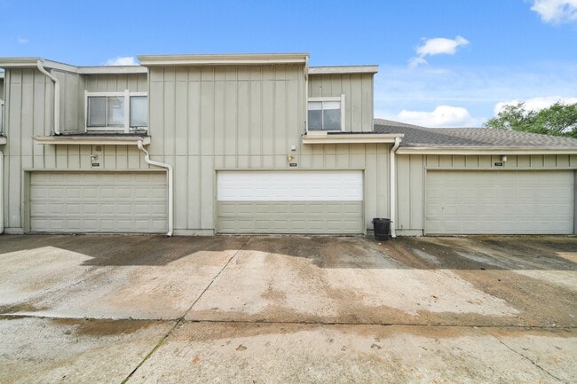 Building Photo - 7119 Brendam Ln