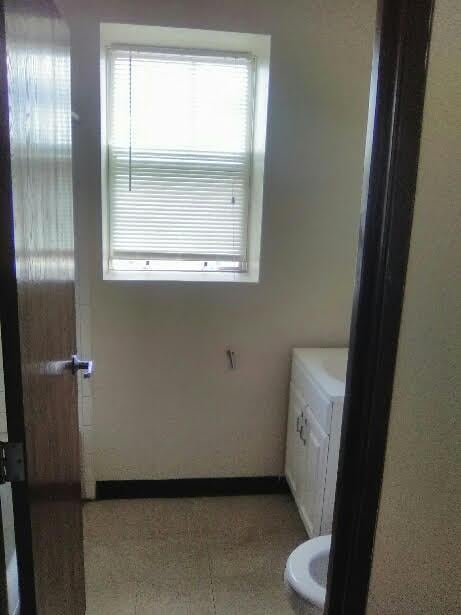 Building Photo - 3521 Caniff St