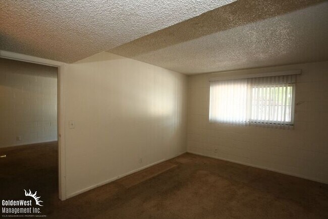 Building Photo - Cozy 1Bdm 1Ba Apartment with Pool Access in Central Las Vegas