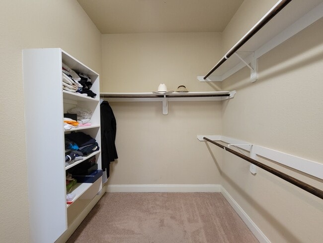 Building Photo - 715 Charleston Heights Ln