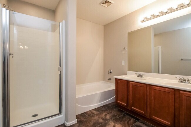 Building Photo - 1726 E Bradstock Way