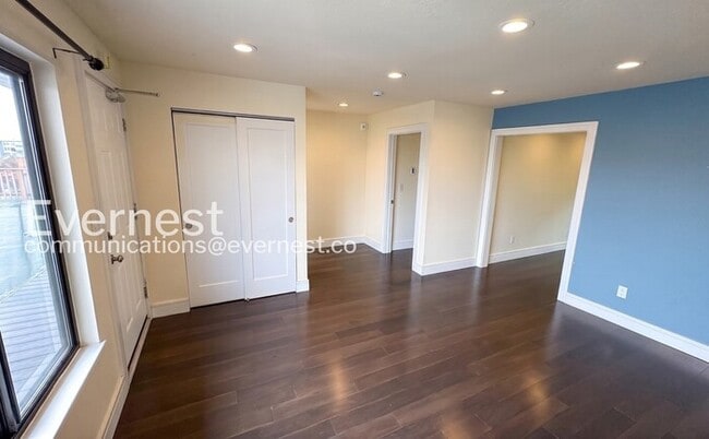Building Photo - 1-Bed/1-Bath Condo/Voucher Accepted/Available Now!