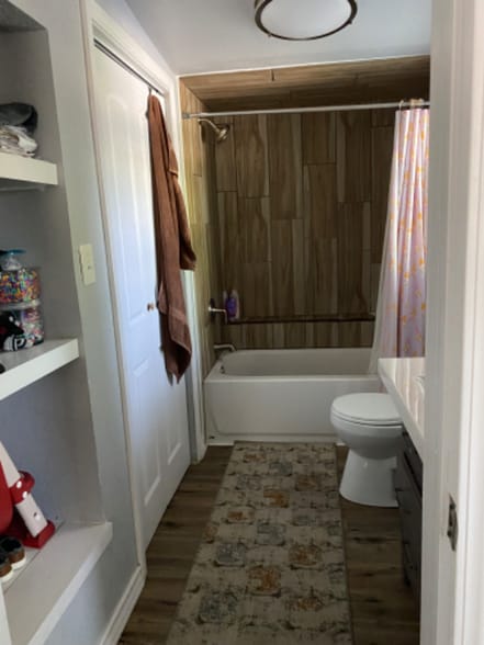 Building Photo - 221 S Main St