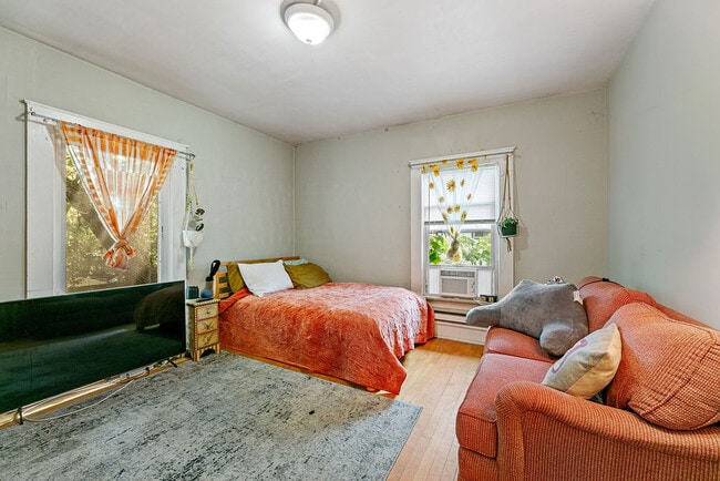 3rd bedroom - 520 5th Ave SE