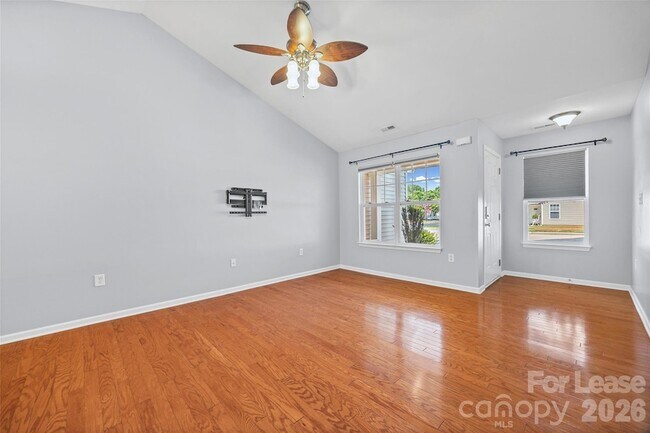 Building Photo - 2052 Shady Pond Dr