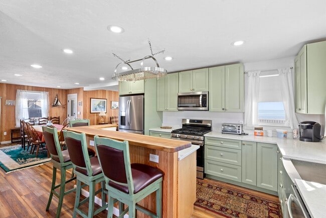 Building Photo - 43 Oceanside Dr