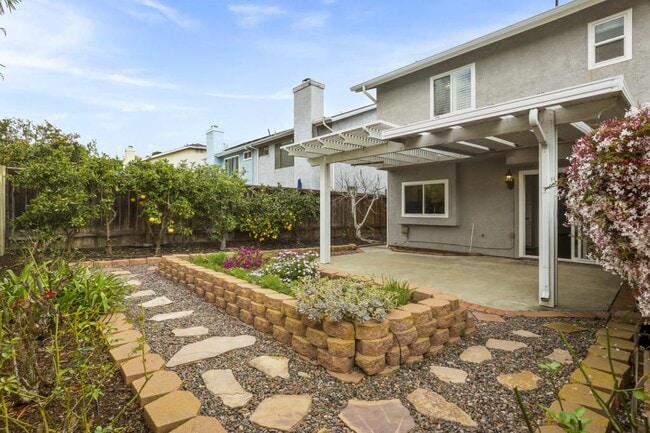 Building Photo - 10976 Glencreek Cir