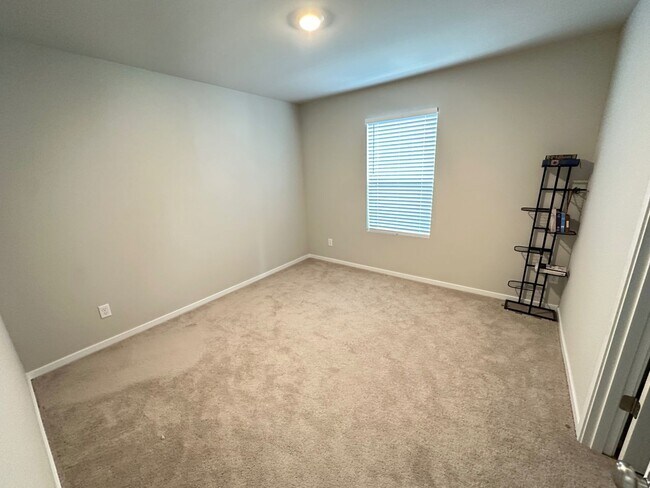 Building Photo - RENTAL! Spacious 6-Bedroom Home Near JBLM – Built in 2025