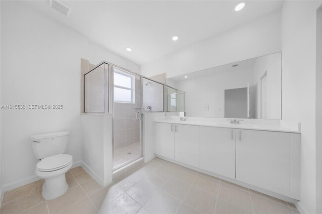 Building Photo - 2751 SE 25th Ave