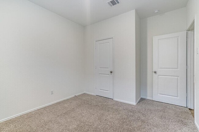 Building Photo - 355 Geode Glen