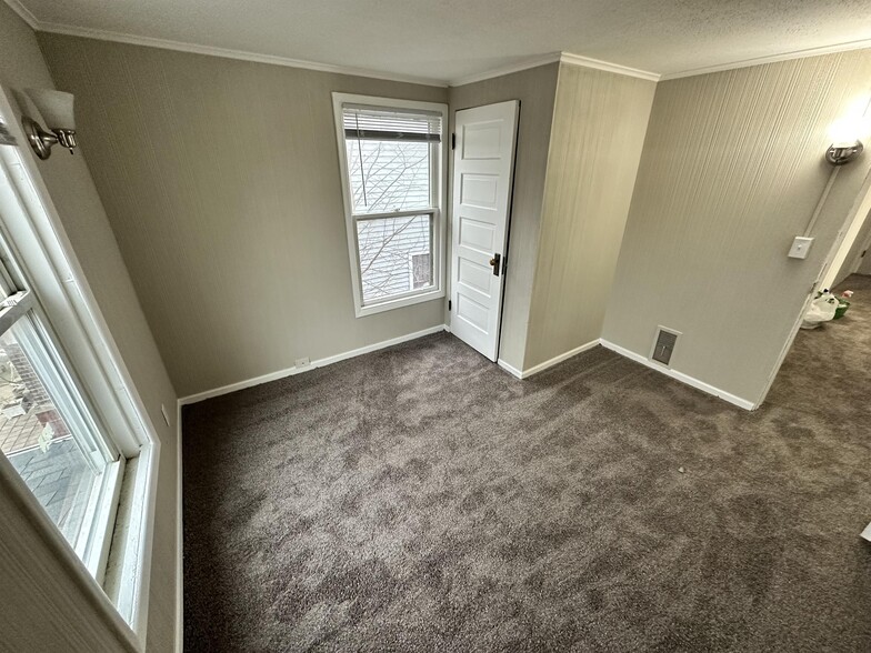 Primary Photo - 1111 Bluff St