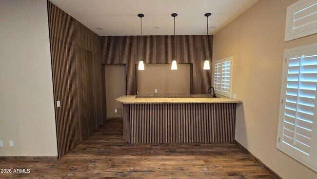 Building Photo - 9658 W Pinnacle Vista Dr