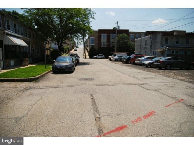 Building Photo - 4 W 1st Ave