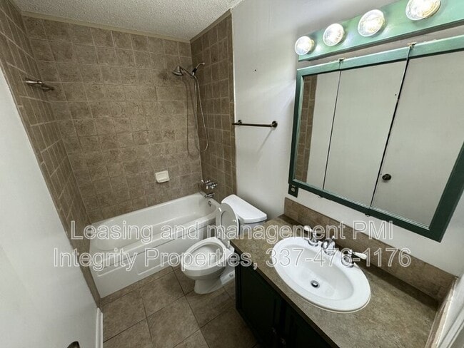 Building Photo - 114 Damon Dr