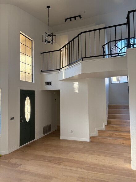 Building Photo - 37344 Sand Brook Dr