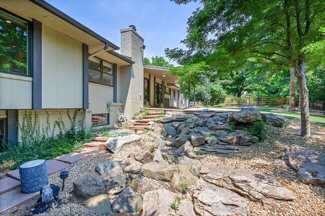 Building Photo - $6,850.00 - 5 Bedrooms, 3.5 Bathrooms, Sin...