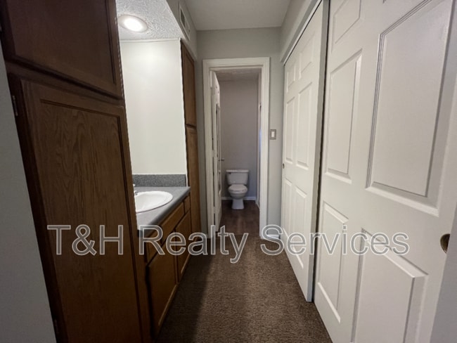 Building Photo - 2971 Horseshoe Bend Dr