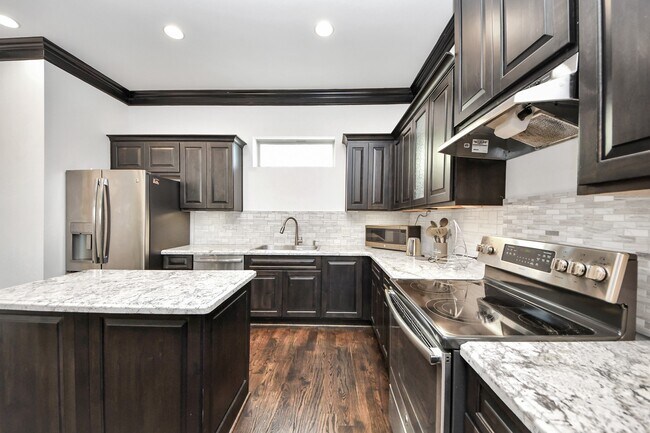 Building Photo - 146 Carson Ct