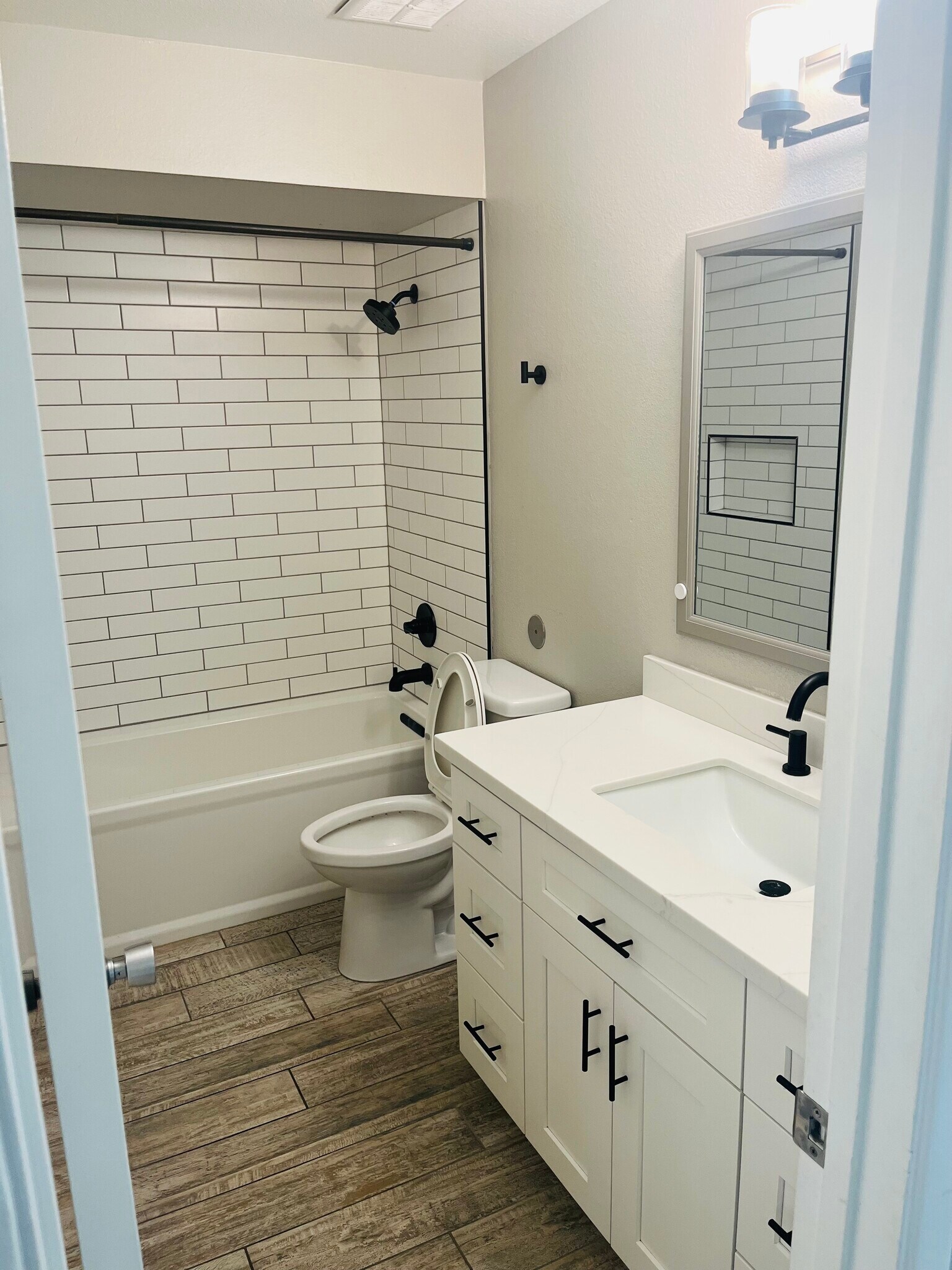 Building Photo - 8562 E Indian School Rd