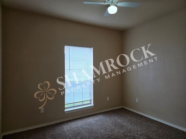 Building Photo - 2/1 Fourplex in Midway ISD!