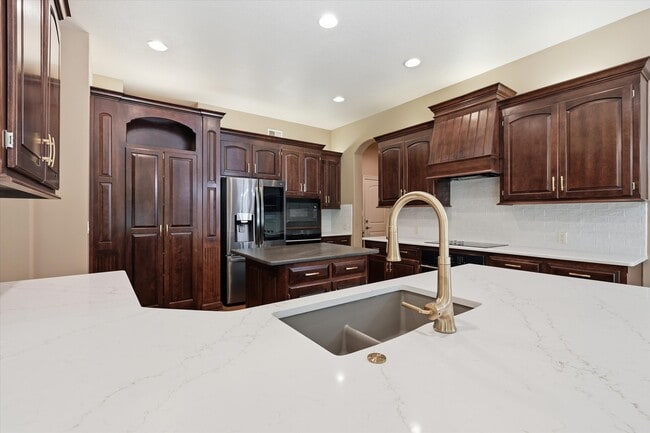 Building Photo - 9638 Zarda Dr