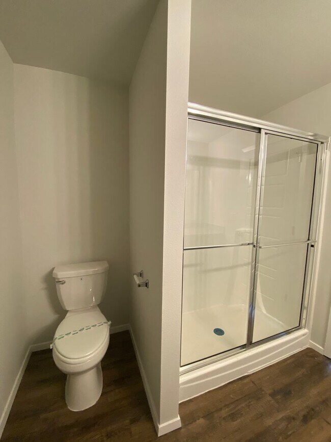 Building Photo - PRE-LEASING NOW!! Three Bedroom | Two Bathroom Home in Regency Park