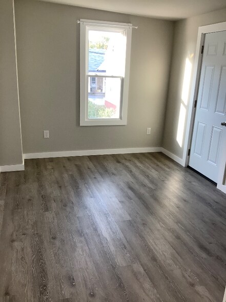 Building Photo - 407 Herman Ave