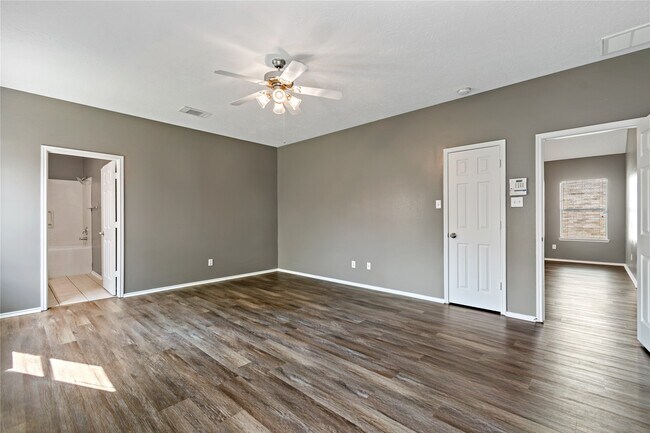 Building Photo - 5422 Summer Spring Ln