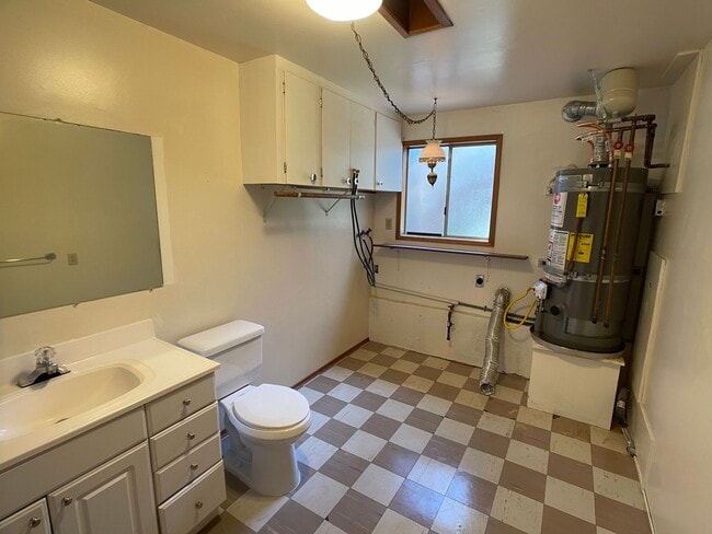 Building Photo - Spacious Home Right in the Heart of Covington!