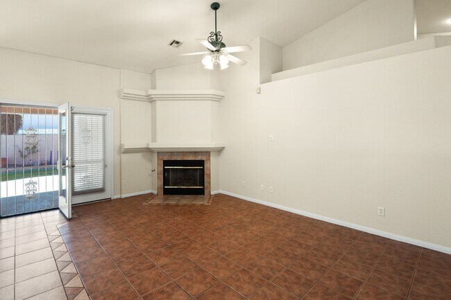 Building Photo - SW!! Single Story!! Pool!! NO HOA!!  Corne...