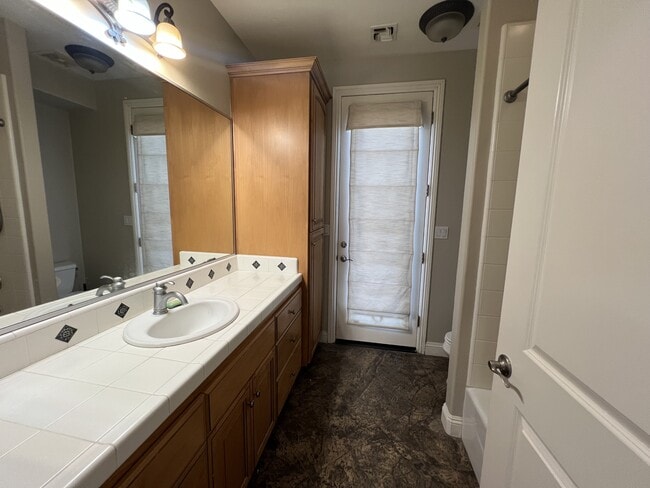 Building Photo - 1700 Briercliff Ct