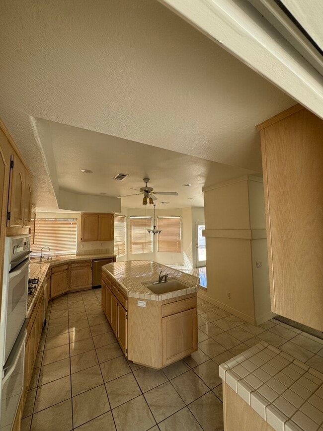 Building Photo - 22747 Pebblestone Dr