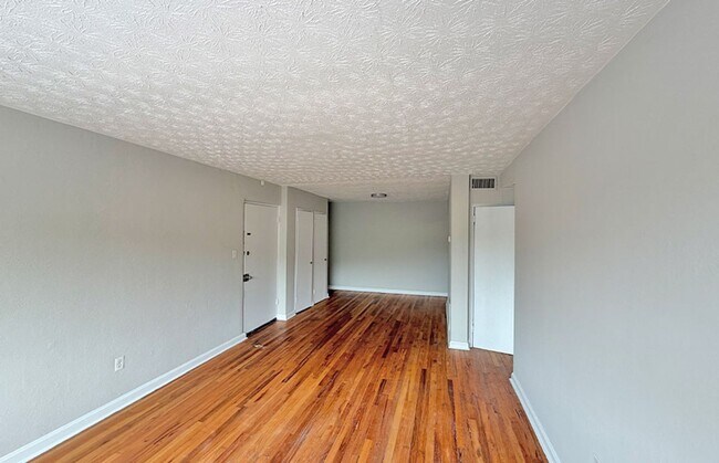 Building Photo - 596 Lowell Ave