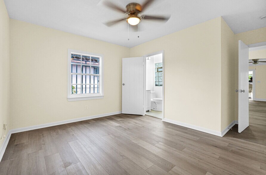 Building Photo - 511 NW 44th St