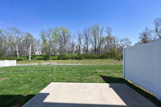 Building Photo - Updated Gallatin Townhome | 3BR + Garage, W/D Included