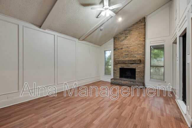 Building Photo - 729 Worcester Ln