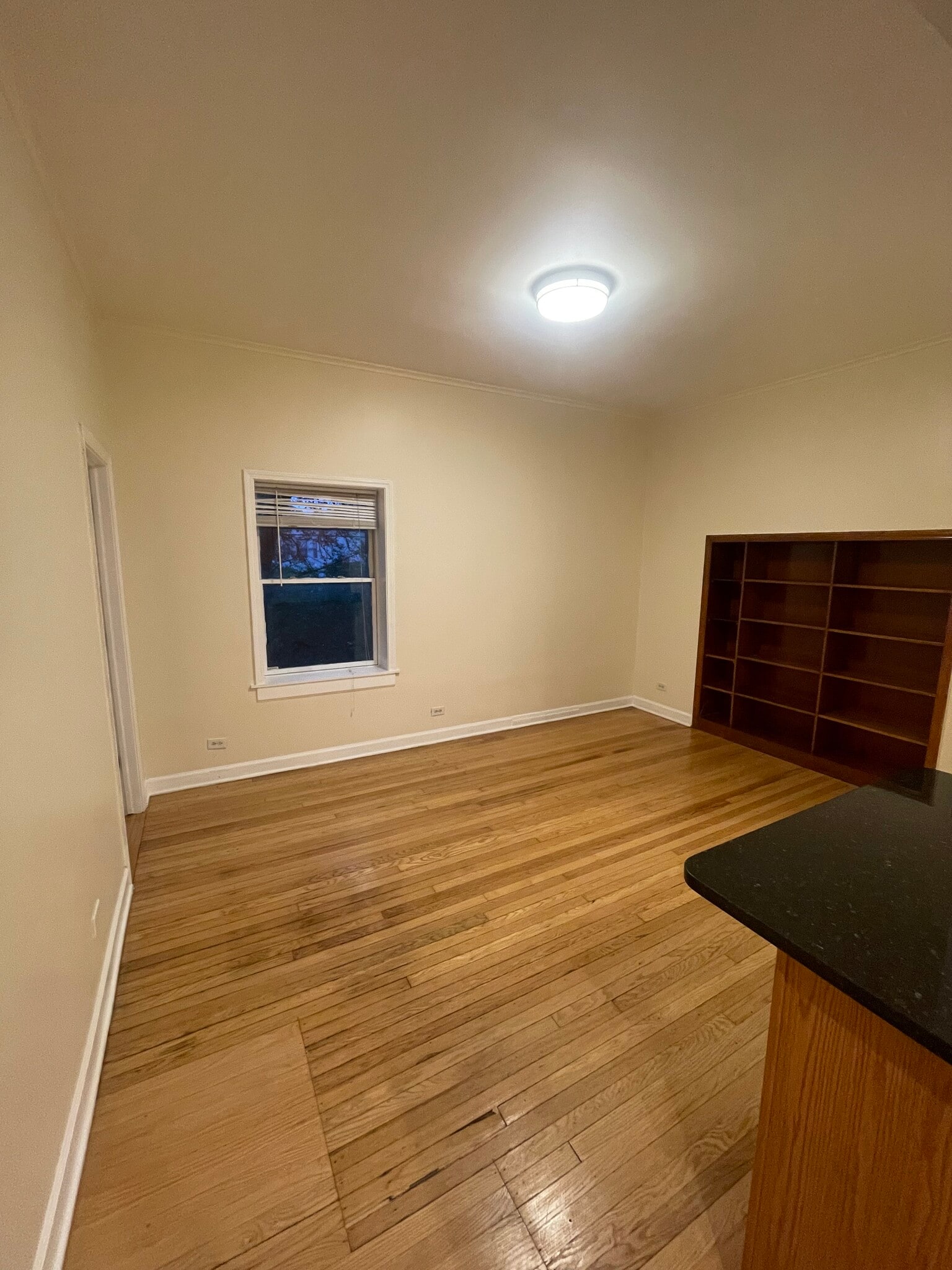 Building Photo - 5120 N Kenmore Ave