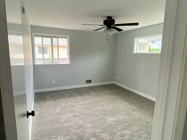 Second bedroom - 237 Shepard Way NW