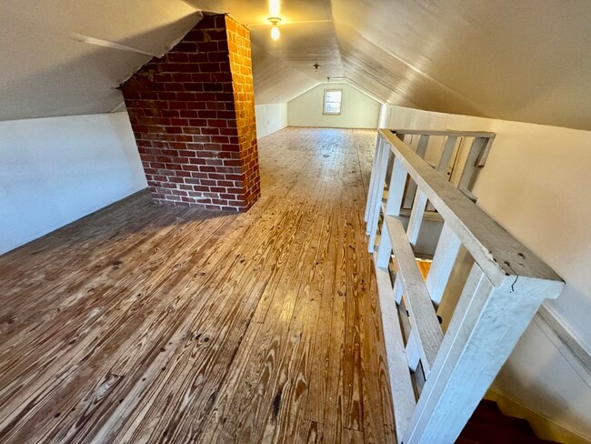 Building Photo - 479 Stratford Dr