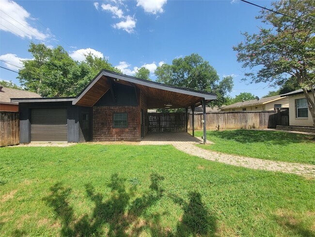 Building Photo - 1225 Blalock Ave