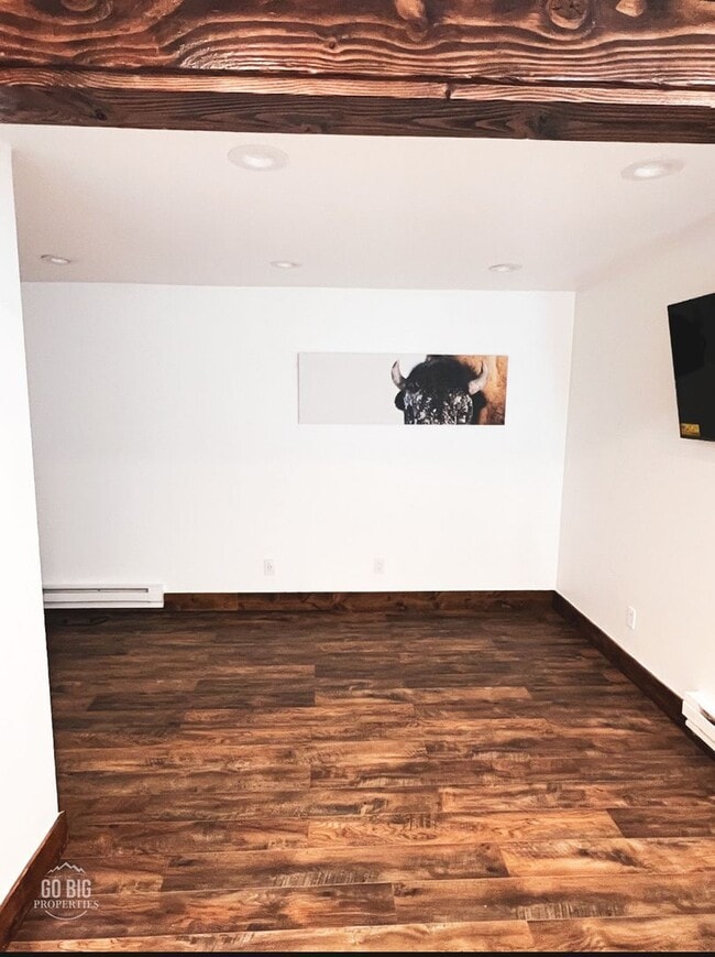 Building Photo - Recently Renovated Hill Condo - SIX MONTH ...