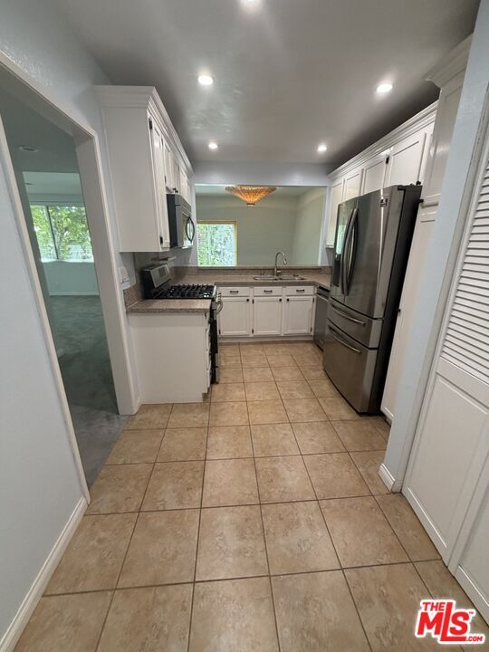 Building Photo - 14315 Riverside Dr